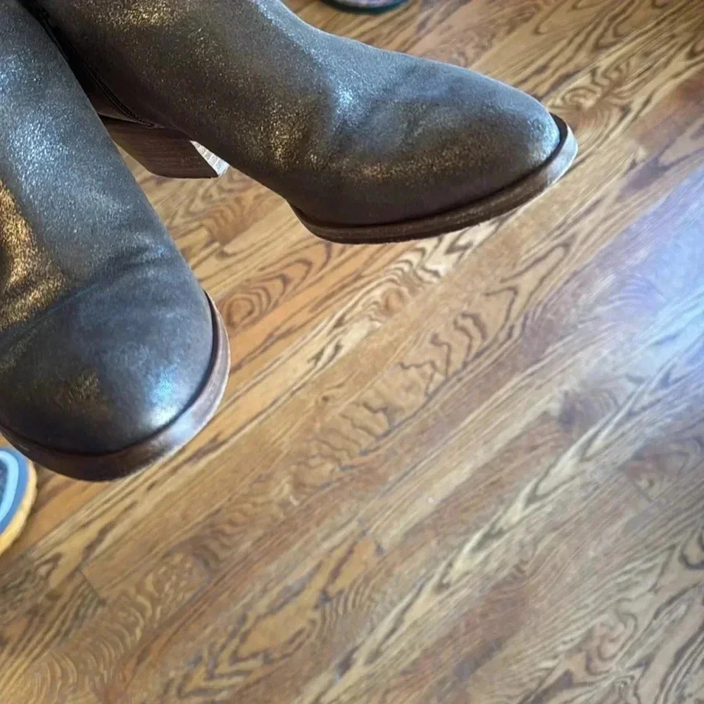 Sparkling golden brown booties size 9.5 - Picture 5 of 6